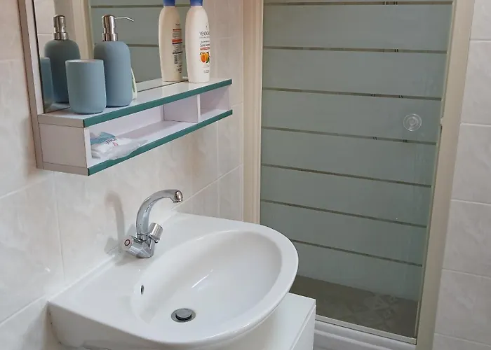 Neuf Et Equipe Bord De Apartment *